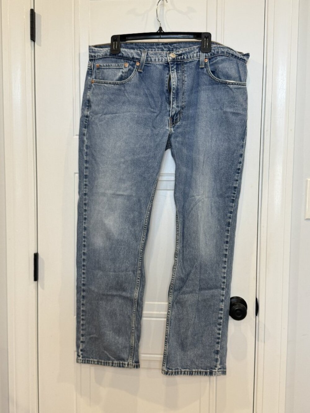 Levis 559 Men's 38x30 Jeans EUC Light to Medium Wash